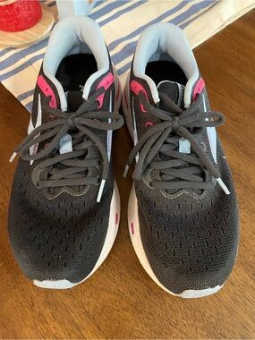 Brooks Women's Navy Pink Gray Running Sneakers